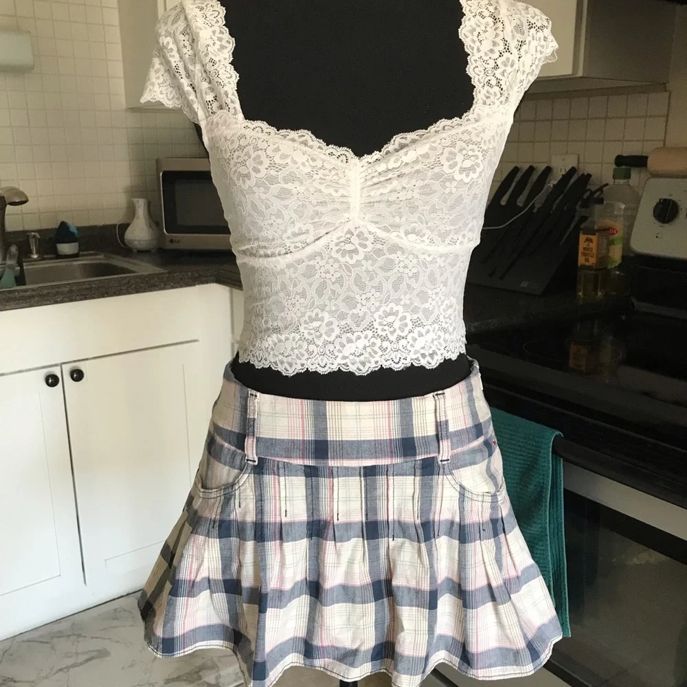 Y2k Abercrombie white lace milkmaid crop top 🍓🤍 - Picture 10 of 12